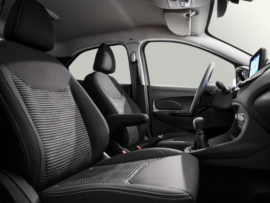 Интерьер Ford Ka+ Ultimate 2018 года  (WW) (фото 11 из 14)